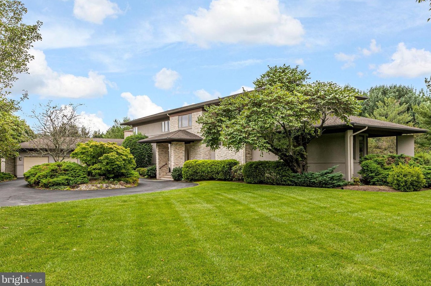 6 Tomlyn Dr, Princeton, NJ 08540