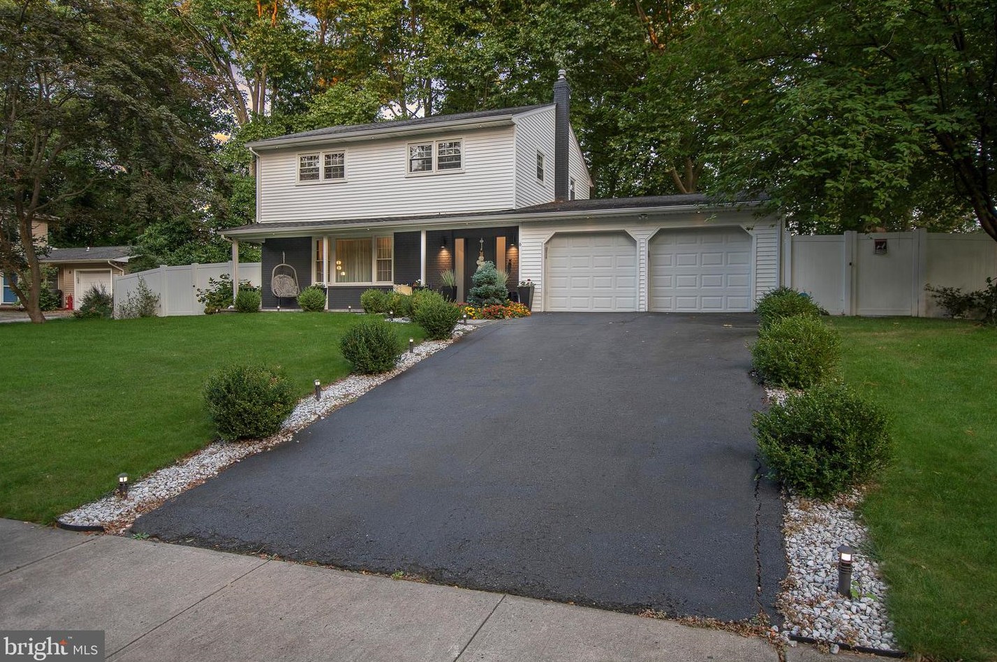 6 Pin Oak, Lawrence Township, NJ 08648