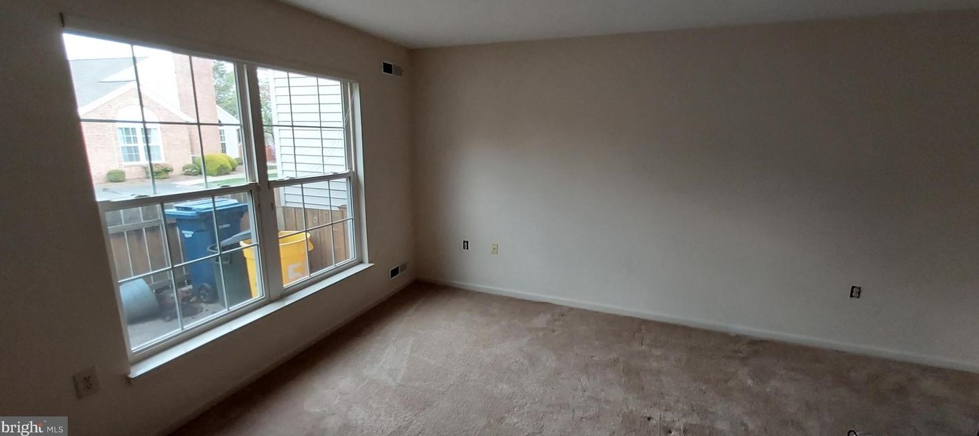 51 Woolsey Ct, Pennington, NJ 08534