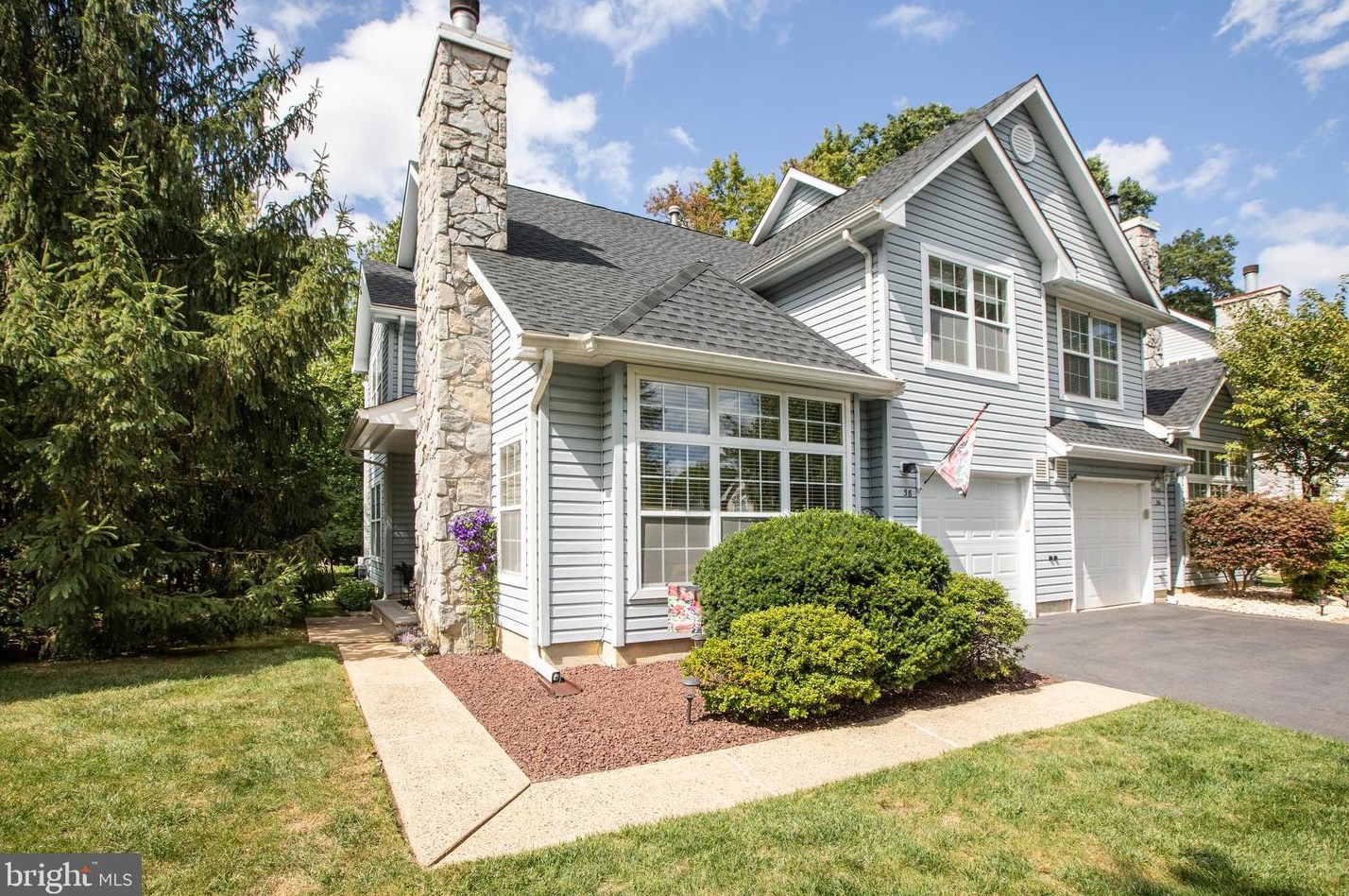 38 Haymarket Ct, East Windsor, NJ 08512