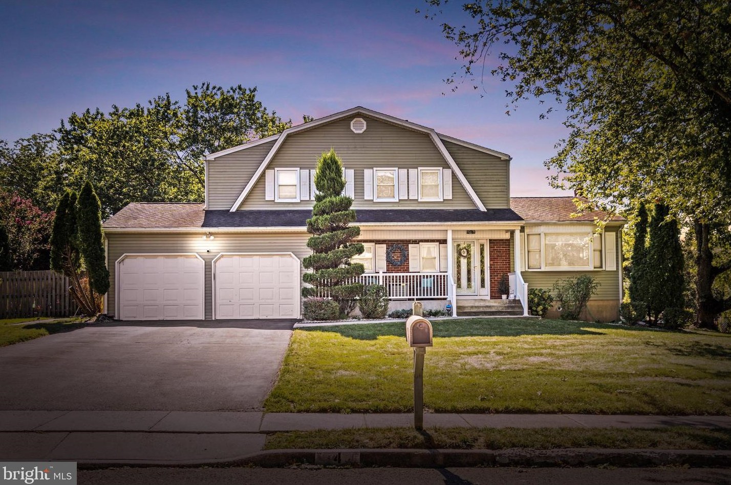 4 Bulldog Ln, Trenton, NJ 08619
