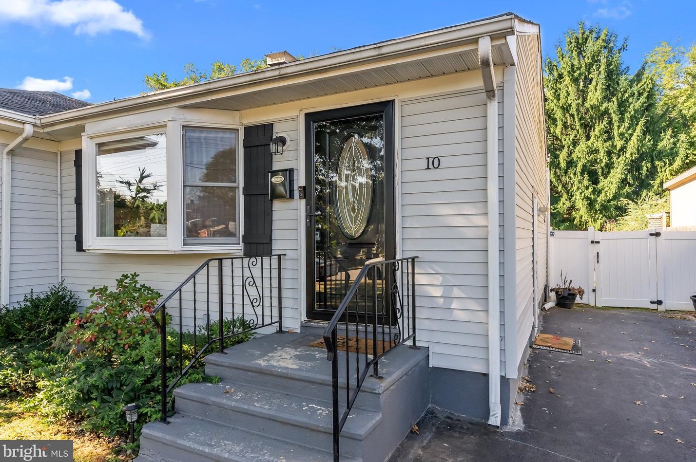 10 Hardwick Dr, Trenton, NJ 08638-2414