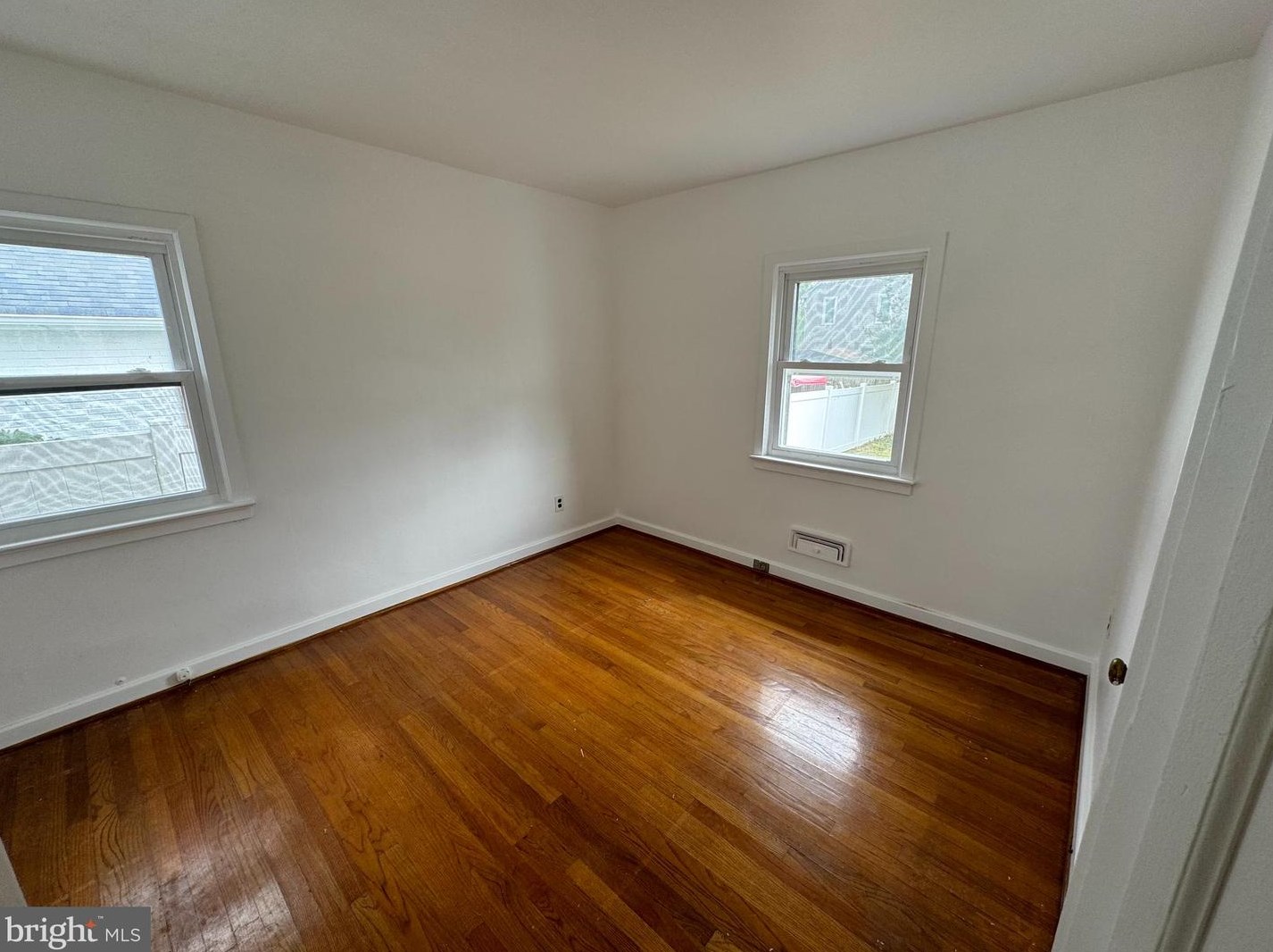 432 Greenway Ave, Trenton, NJ 08618