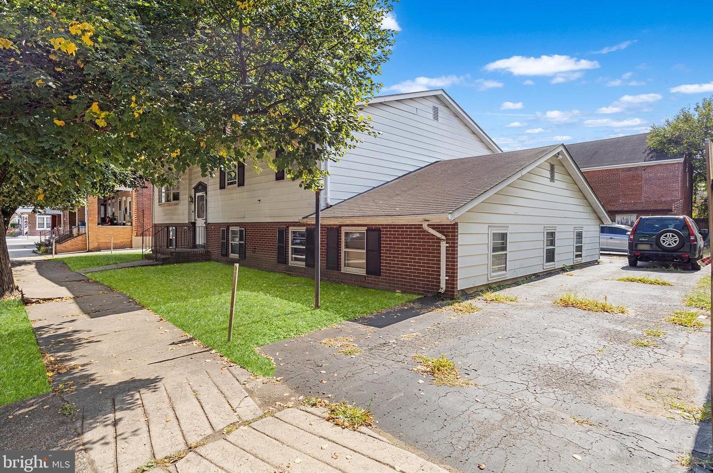 1021 Genesee St, Trenton, NJ 08610