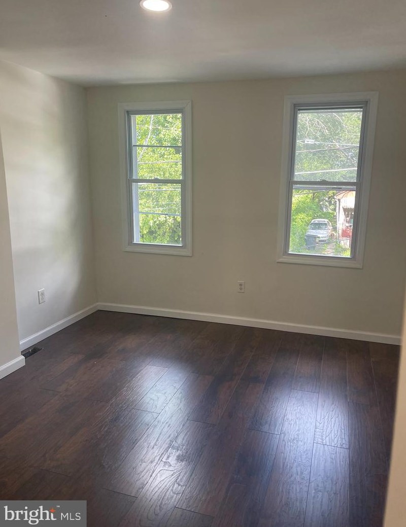 23 Trent Ave, Trenton, NJ 08618
