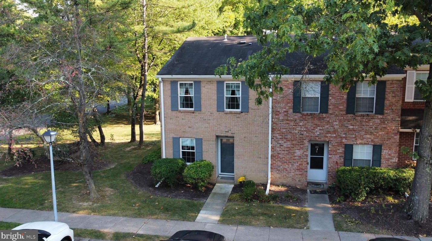 21 Abelia Ct, Lawrence Township, NJ 08648