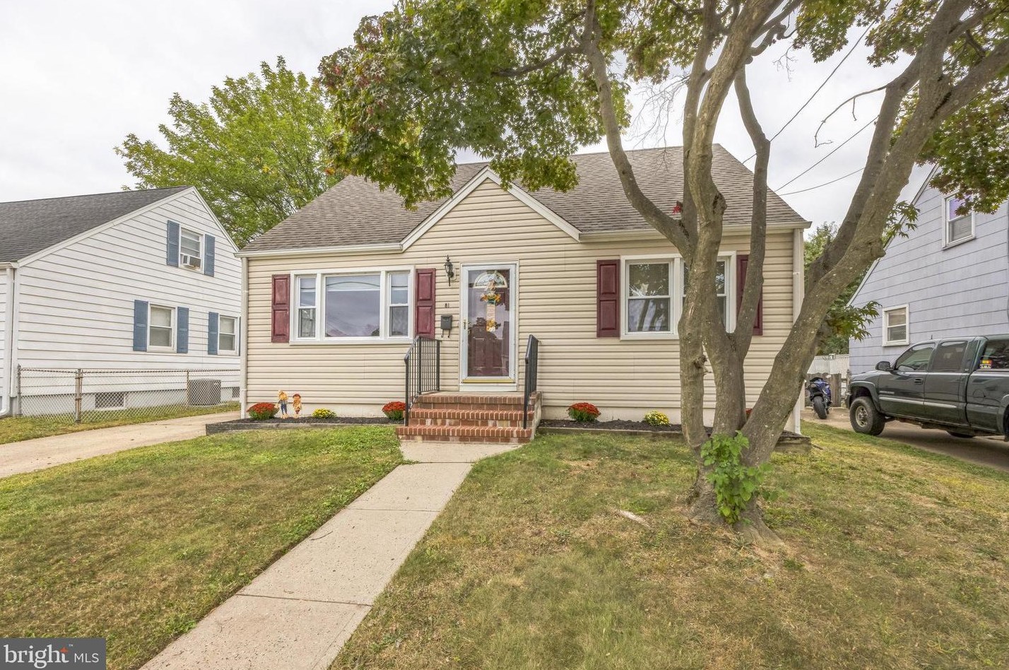 81 Unwin Dr, Trenton, NJ 08610-1719