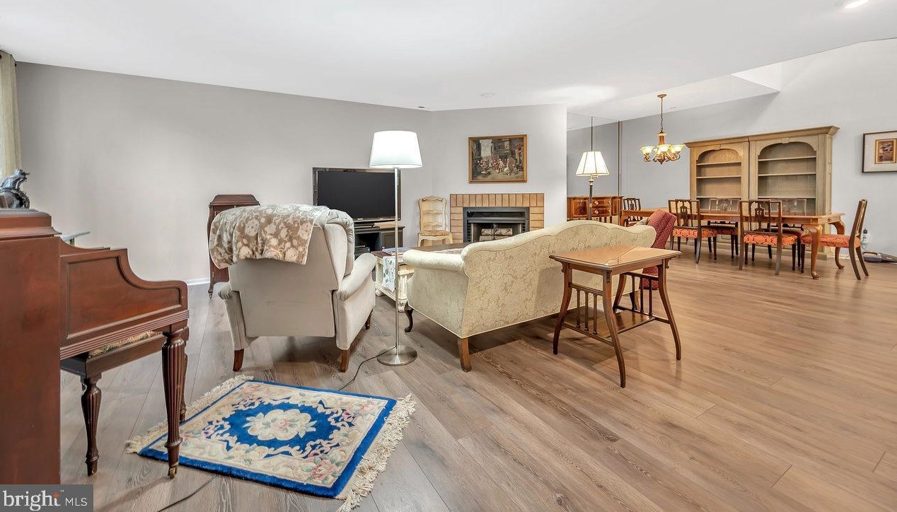 7 Jackie Dr, Lawrence Township, NJ 08648