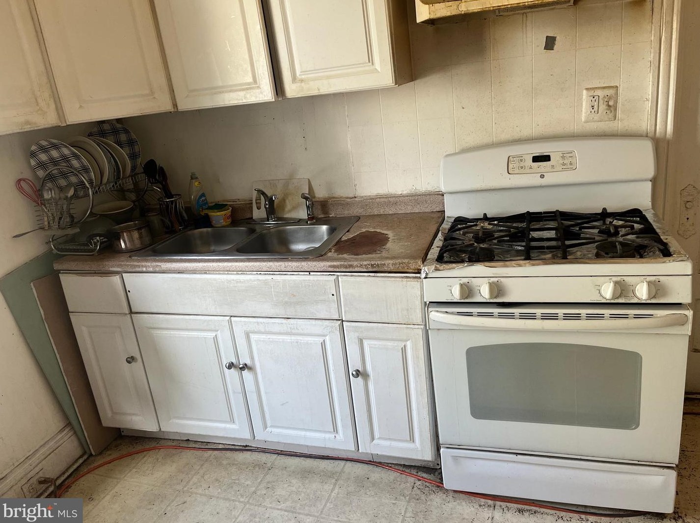 460 Hamilton Ave, Trenton NJ 08609-2709 exterior