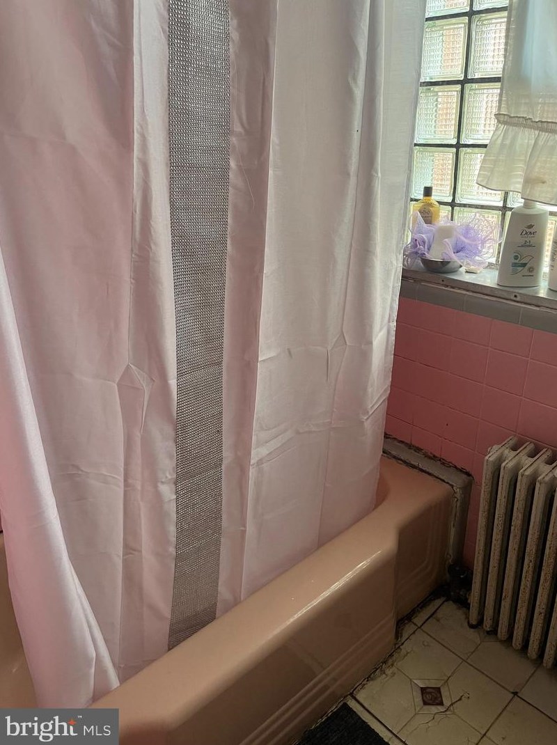 460 Hamilton Ave, Trenton NJ 08609-2709 exterior