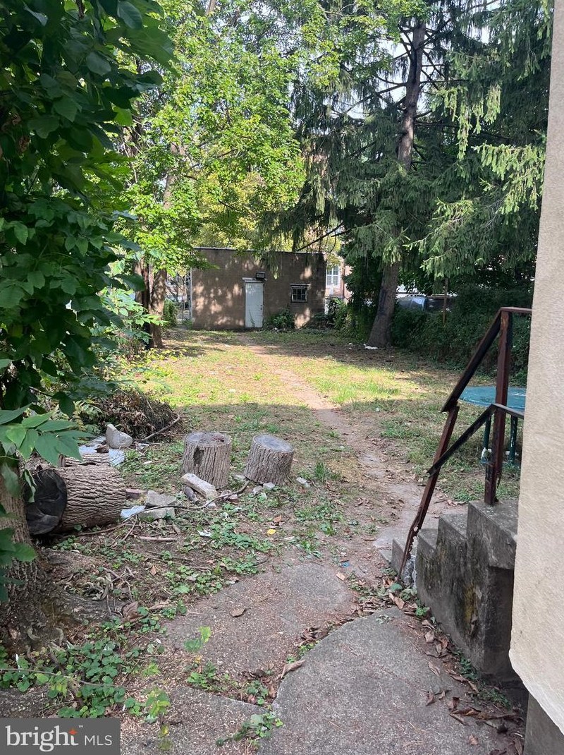 460 Hamilton Ave, Trenton NJ 08609-2709 exterior