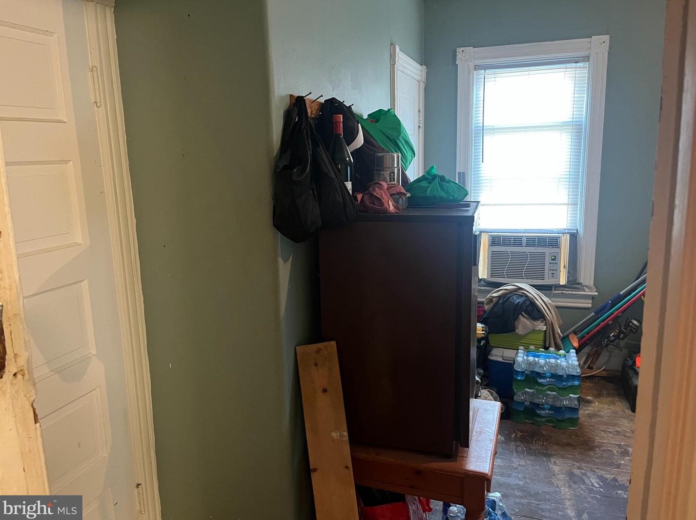 460 Hamilton Ave, Trenton NJ 08609-2709 exterior