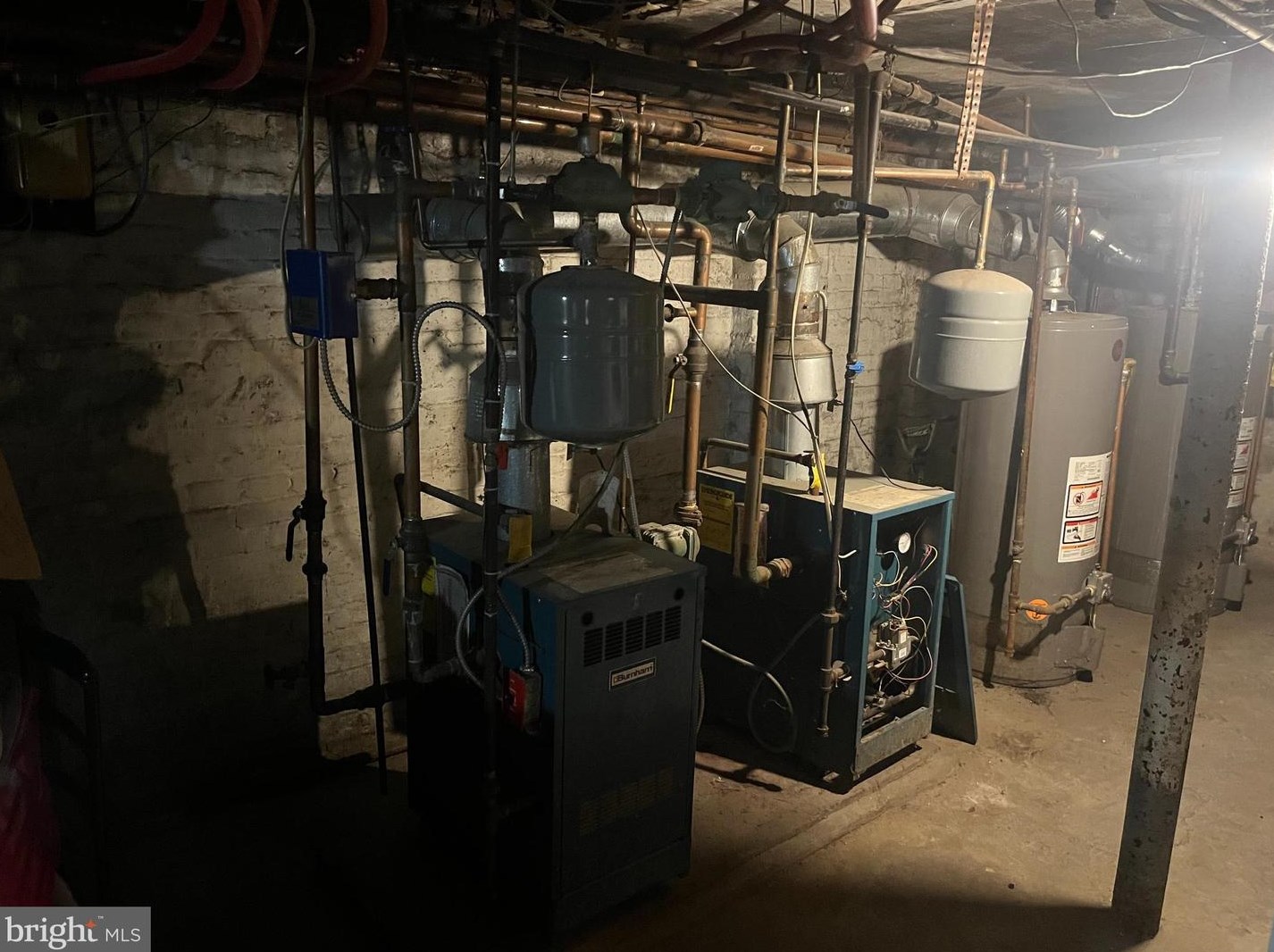 460 Hamilton Ave, Trenton NJ 08609-2709 exterior