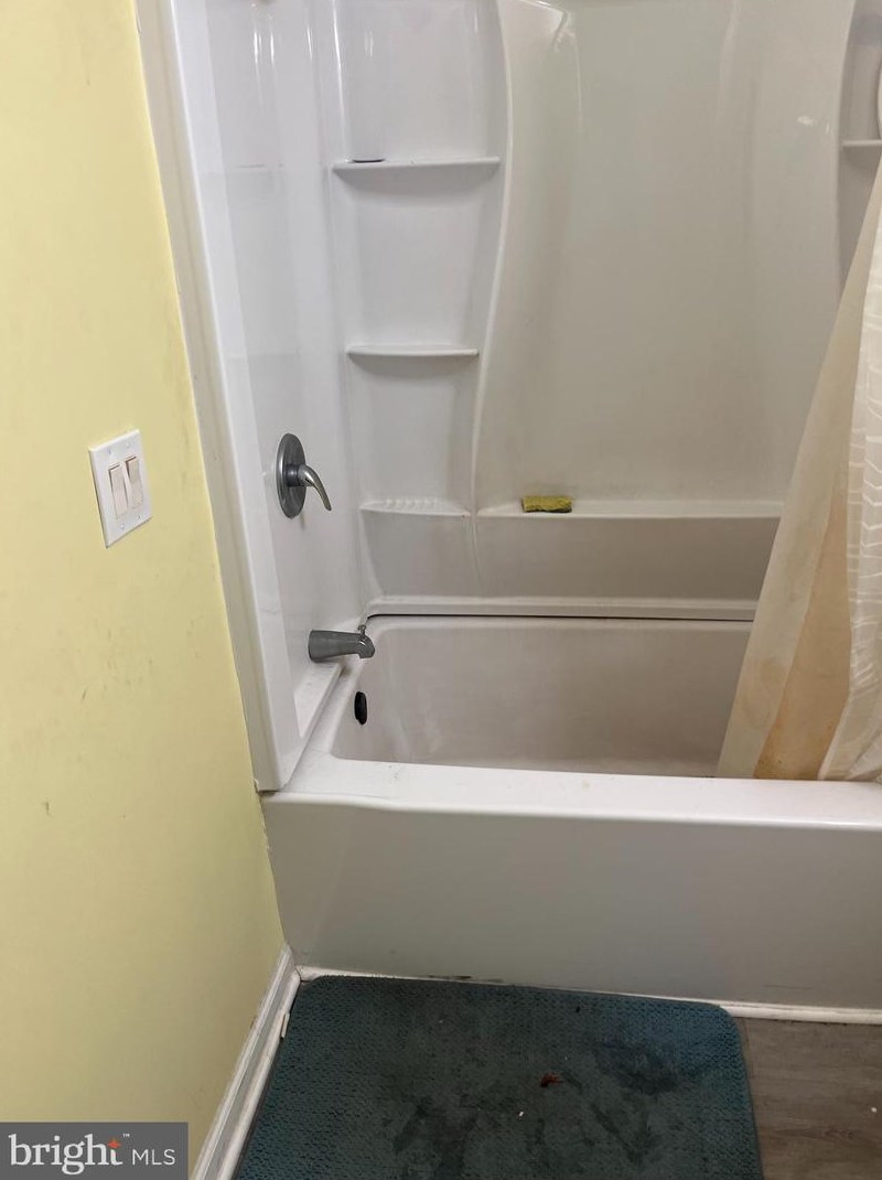 460 Hamilton Ave, Trenton NJ 08609-2709 exterior