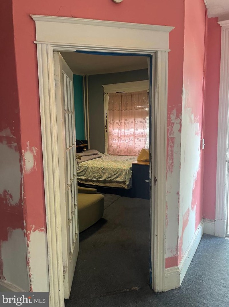 460 Hamilton Ave, Trenton NJ 08609-2709 exterior