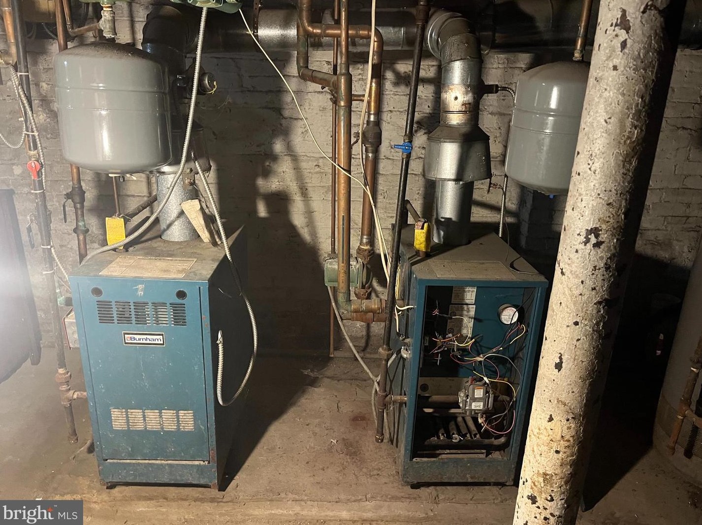 460 Hamilton Ave, Trenton NJ 08609-2709 exterior