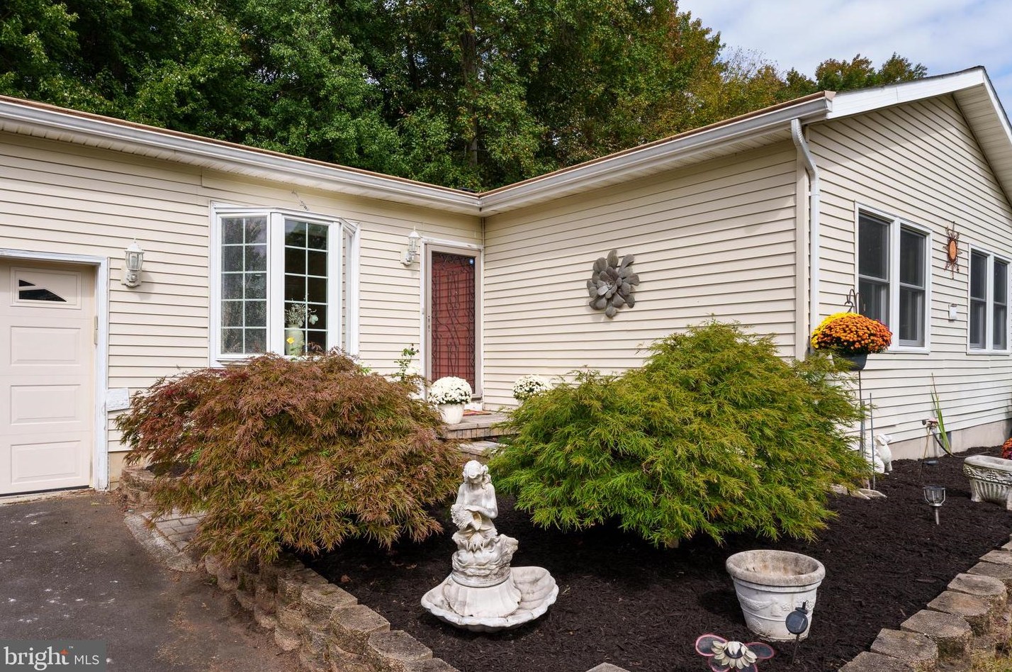 72 Bear Brook Rd, Princeton, NJ 08540-6246