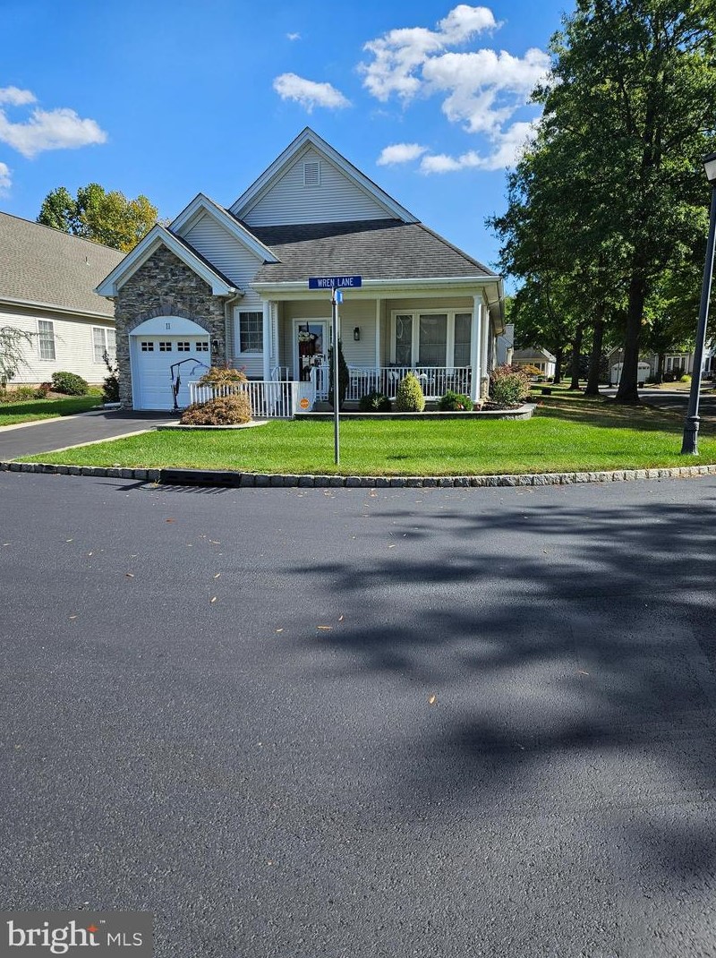 11 Wren Ln, Trenton, NJ 08690