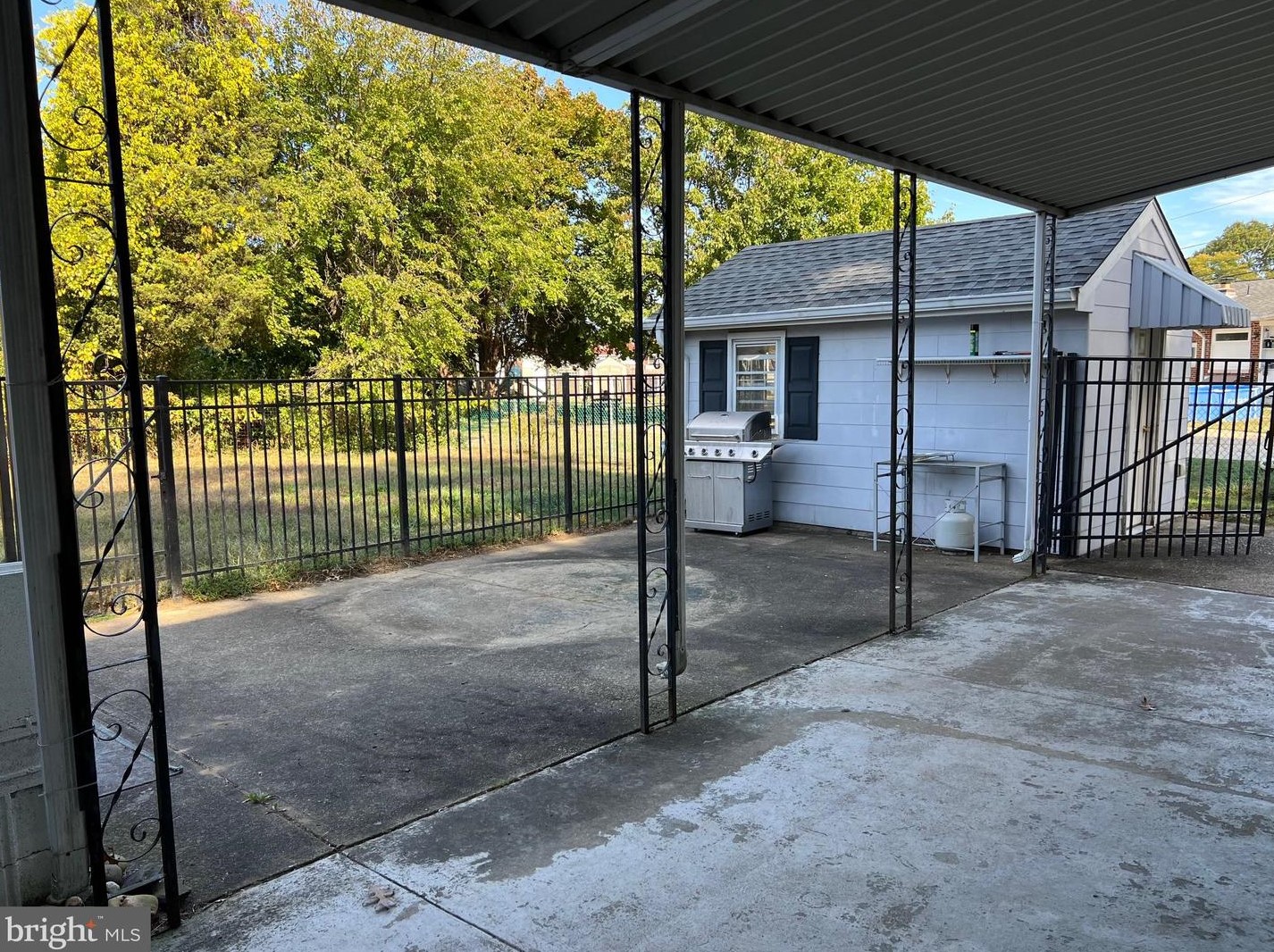 4 Paso Dr, Trenton, NJ 08619