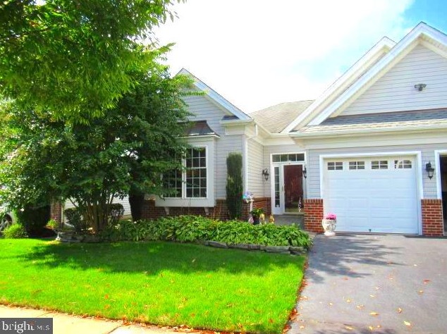 18 Copernicus Ct, East Windsor, NJ 08512