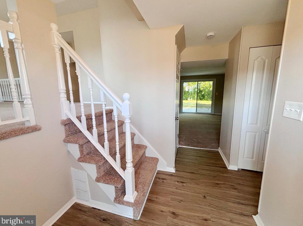 31 Tanglewood Dr, Trenton, NJ 08619
