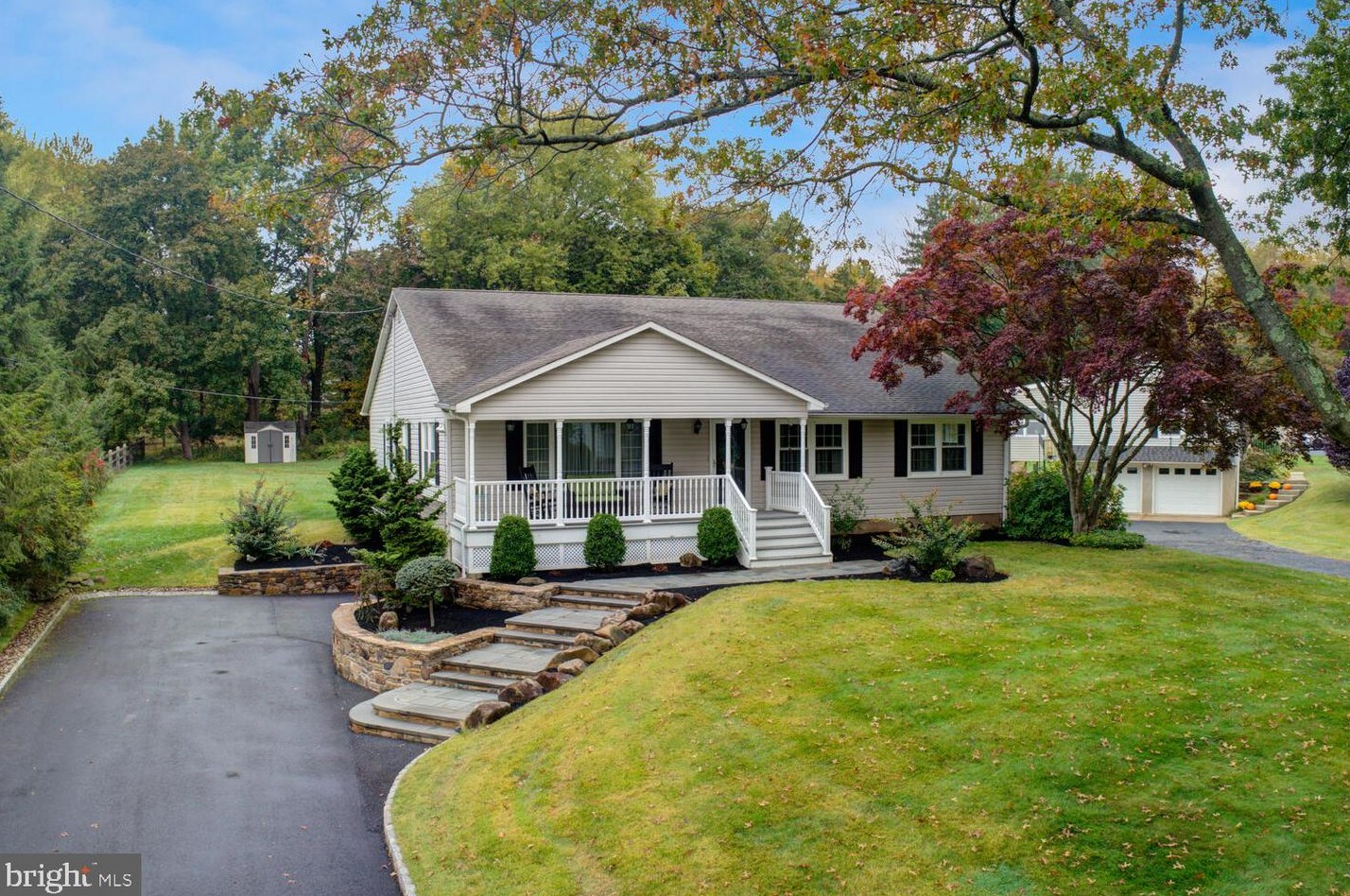 4 Harvest Dr, Pennington, NJ 08534-3204