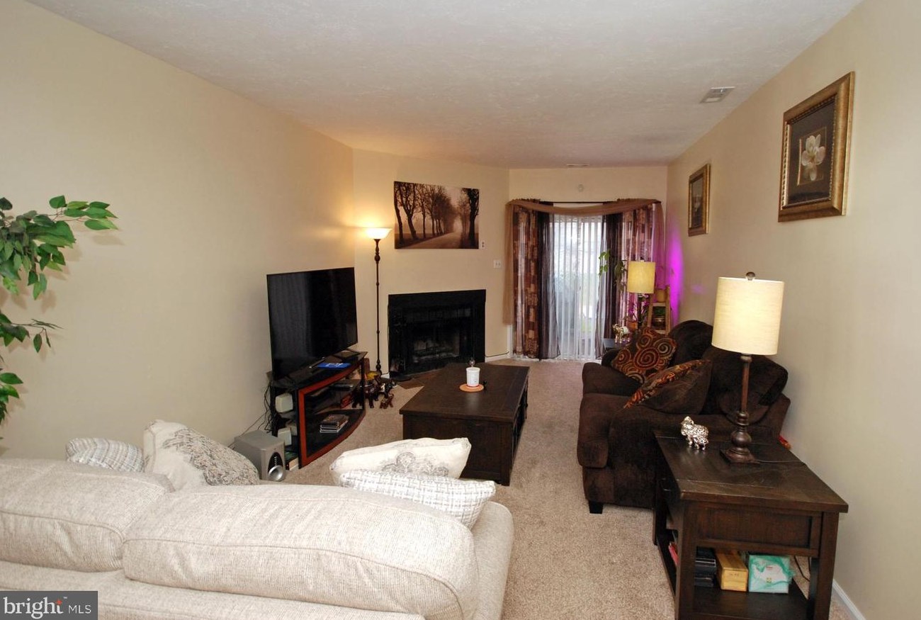 34 Chatham Ct, East Windsor, NJ 08520-2638