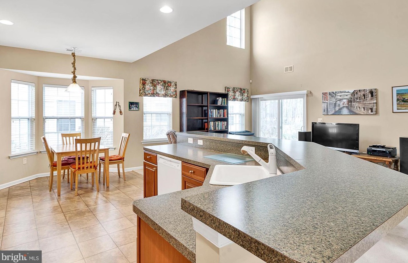 79 Lexington Dr, Pennington, NJ 08534-5169