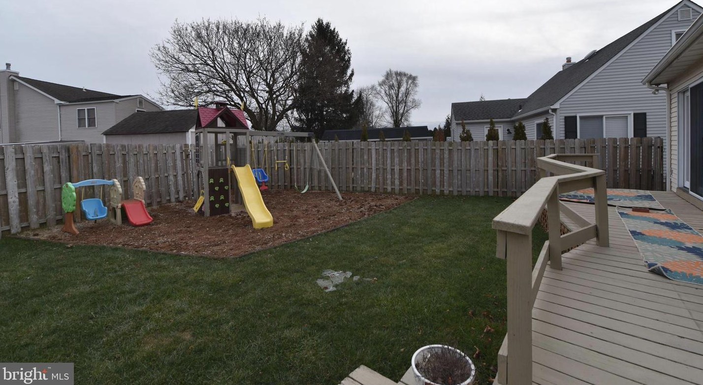 17 Maguire Rd, Trenton NJ 08690-1608 exterior