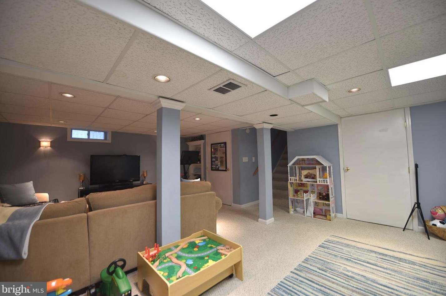 17 Maguire Rd, Trenton NJ 08690-1608 exterior