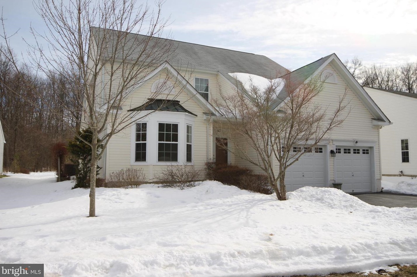 25 Lexington Dr, Pennington, NJ 08534-5169