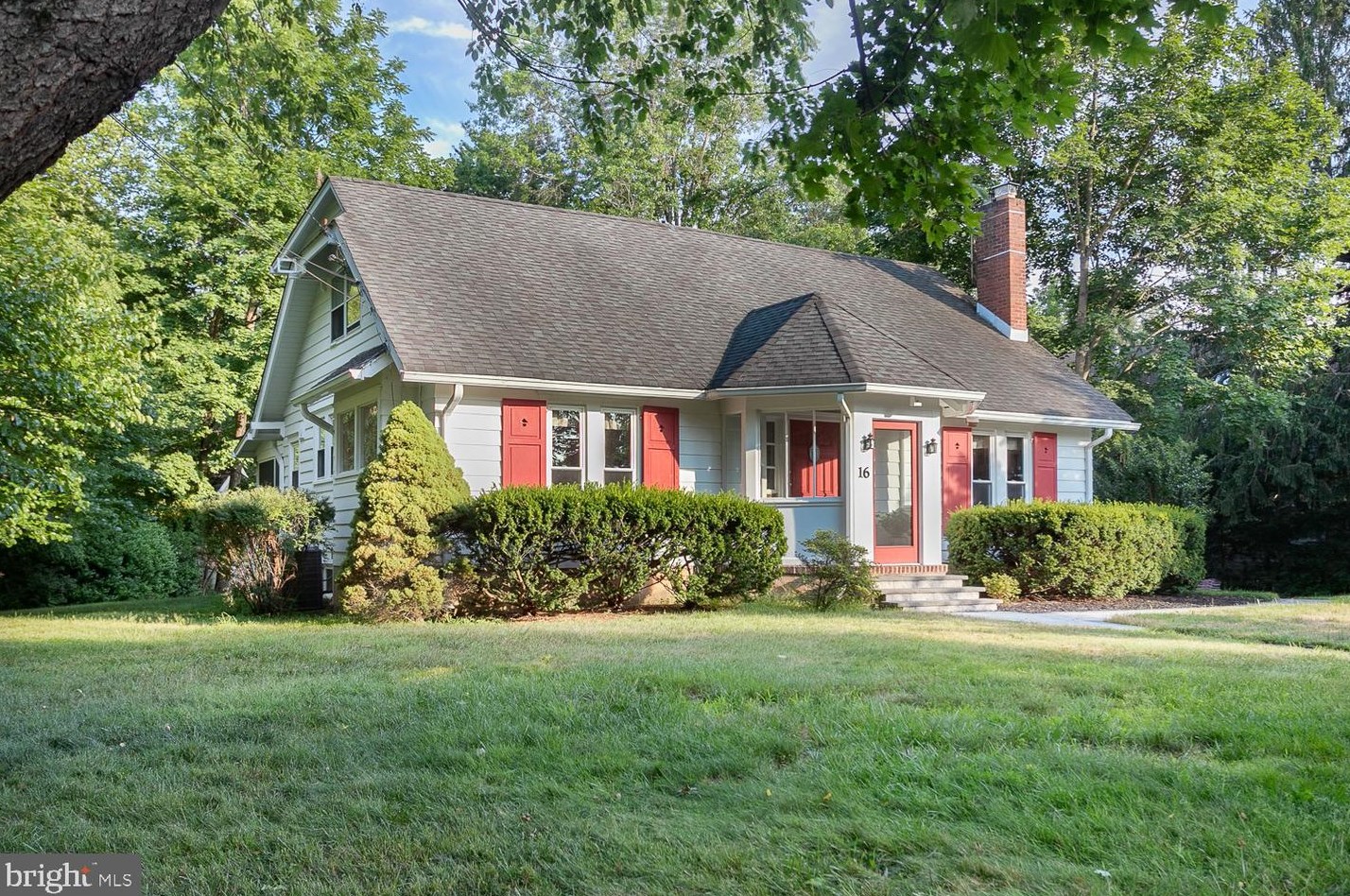 16 Ingleside Ave, Pennington, NJ 08534-2709