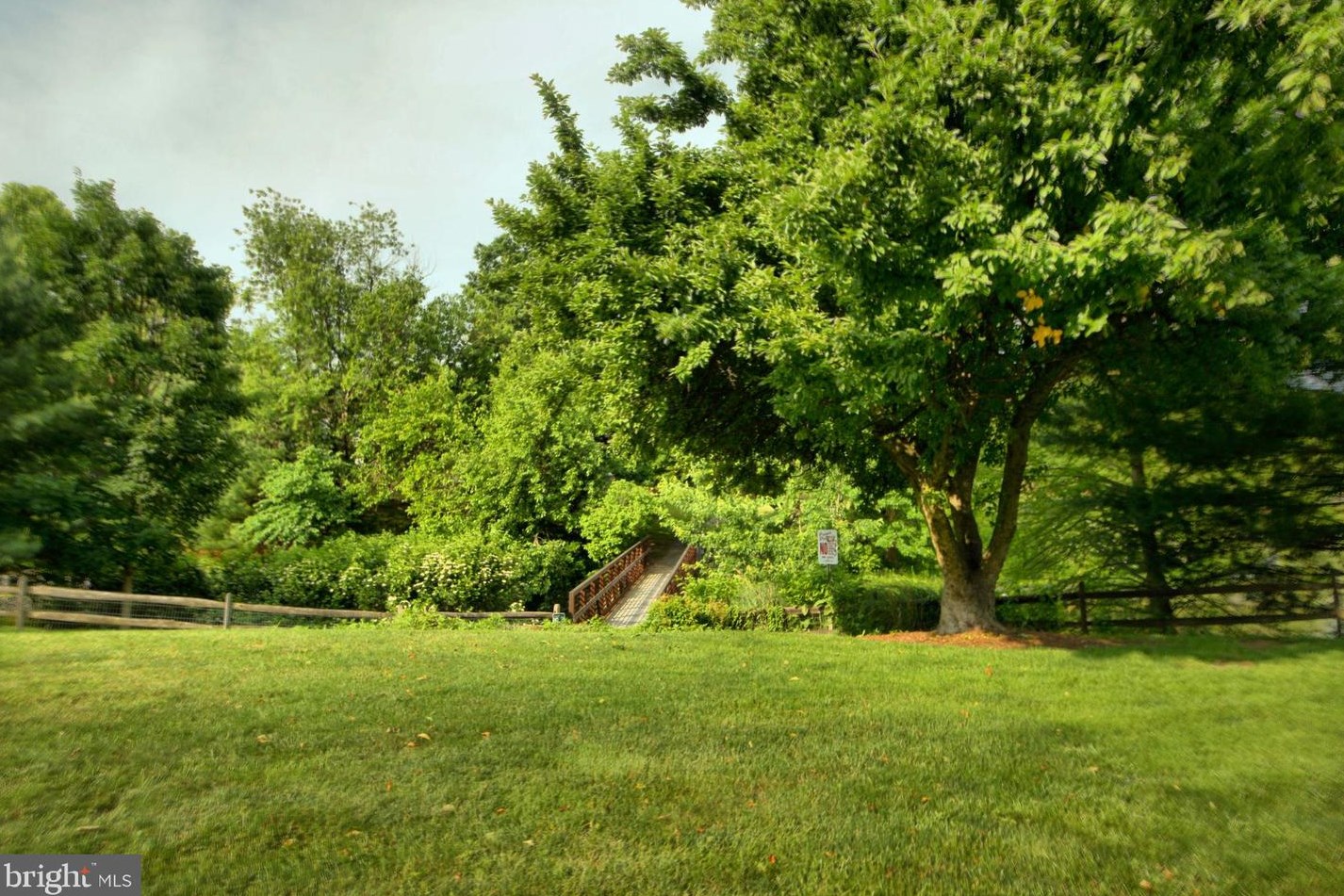 844 Jamestown Rd, East Windsor NJ 08520-5644 exterior