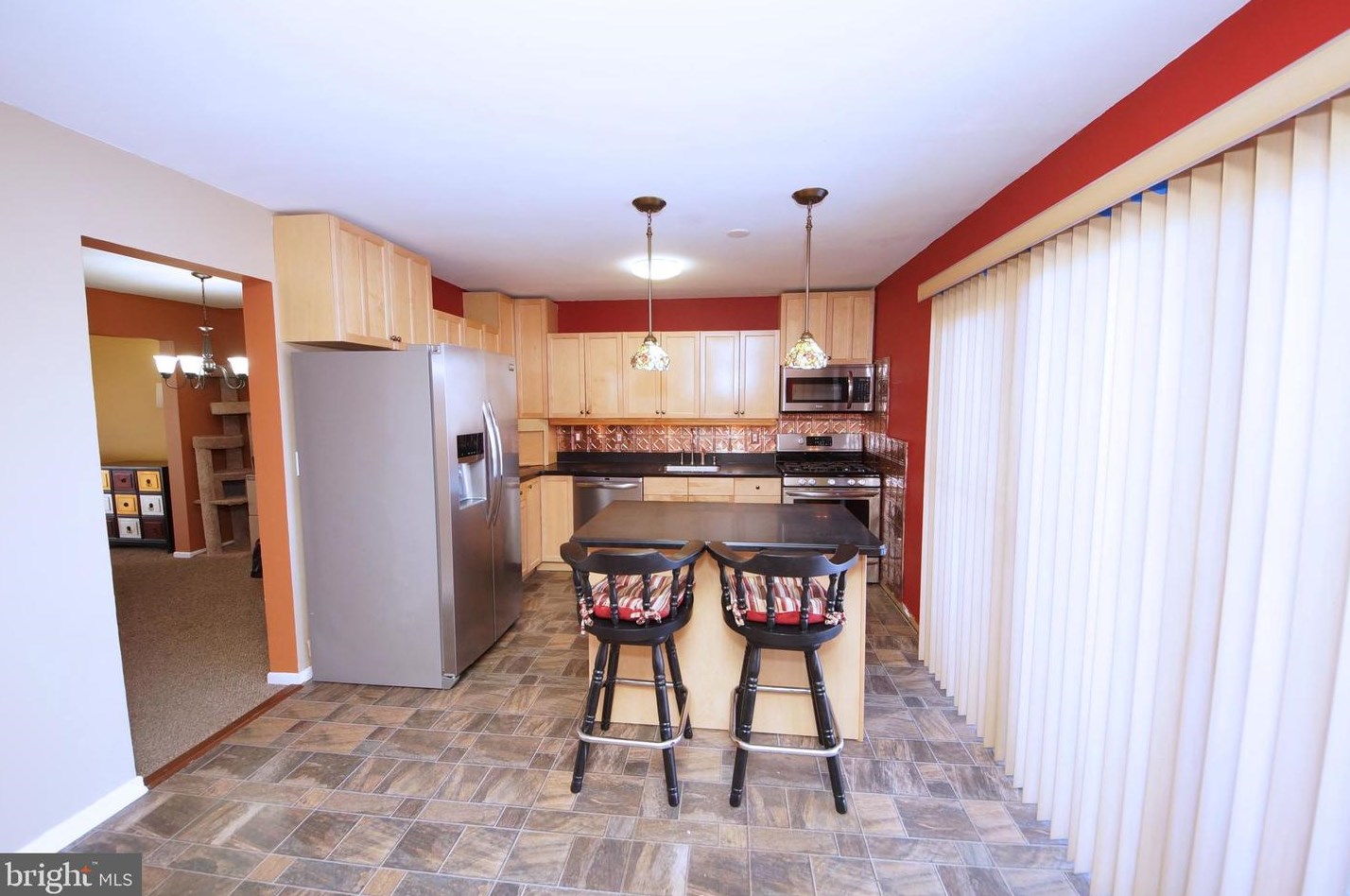 844 Jamestown Rd, East Windsor NJ 08520-5644 exterior