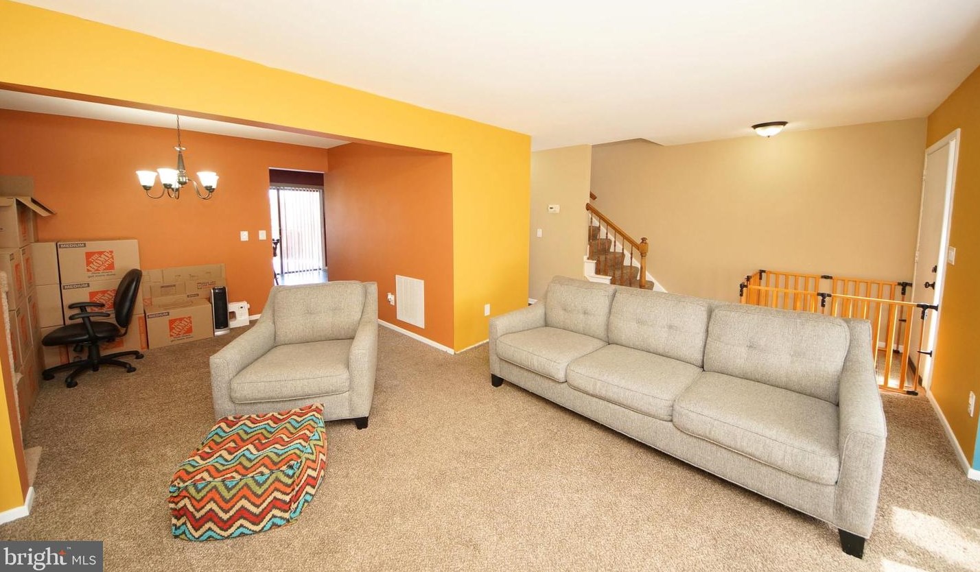 844 Jamestown Rd, East Windsor NJ 08520-5644 exterior