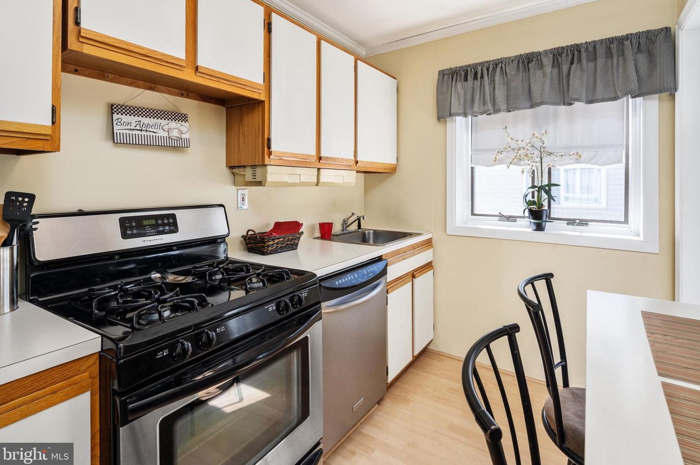 216 Churchill Ave, Trenton NJ 08610-3504 exterior