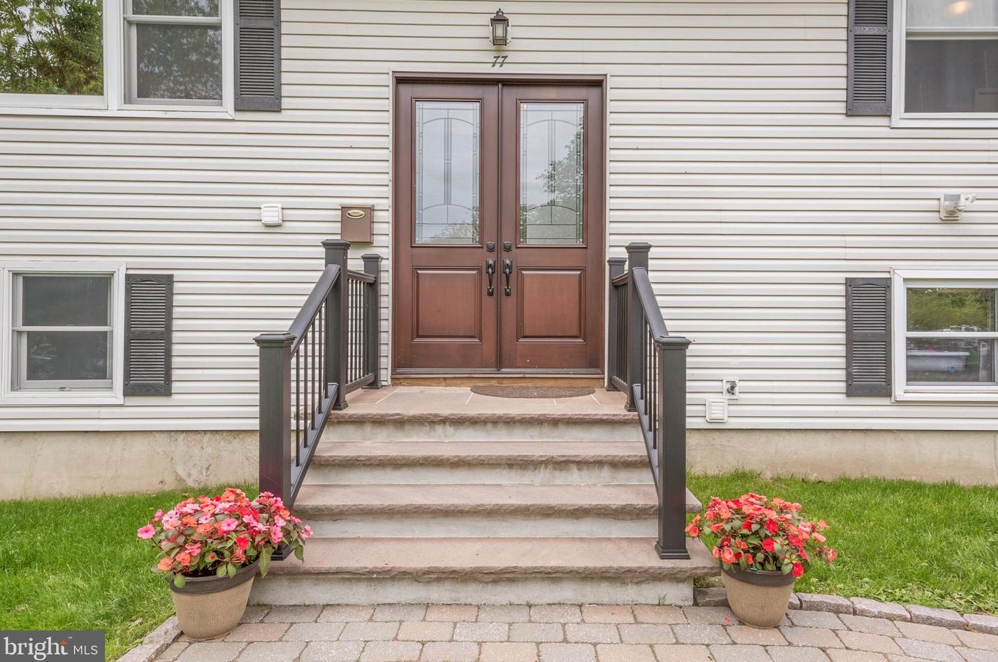 77 Riverside Dr, Princeton, NJ 08540-4019