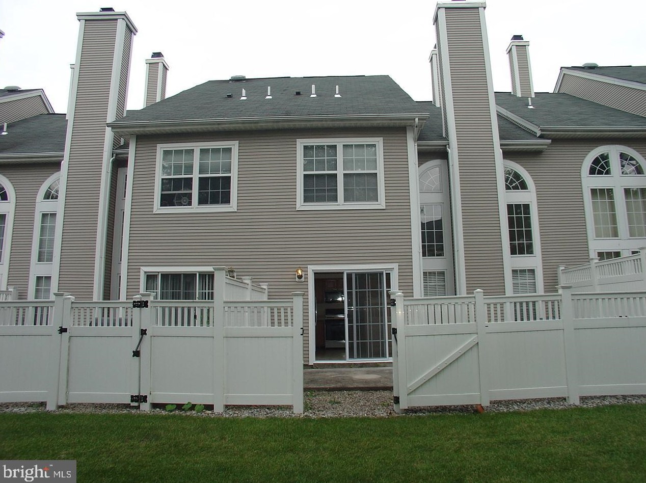 210 Kentshire Ct, Pennington, NJ 08534-1988