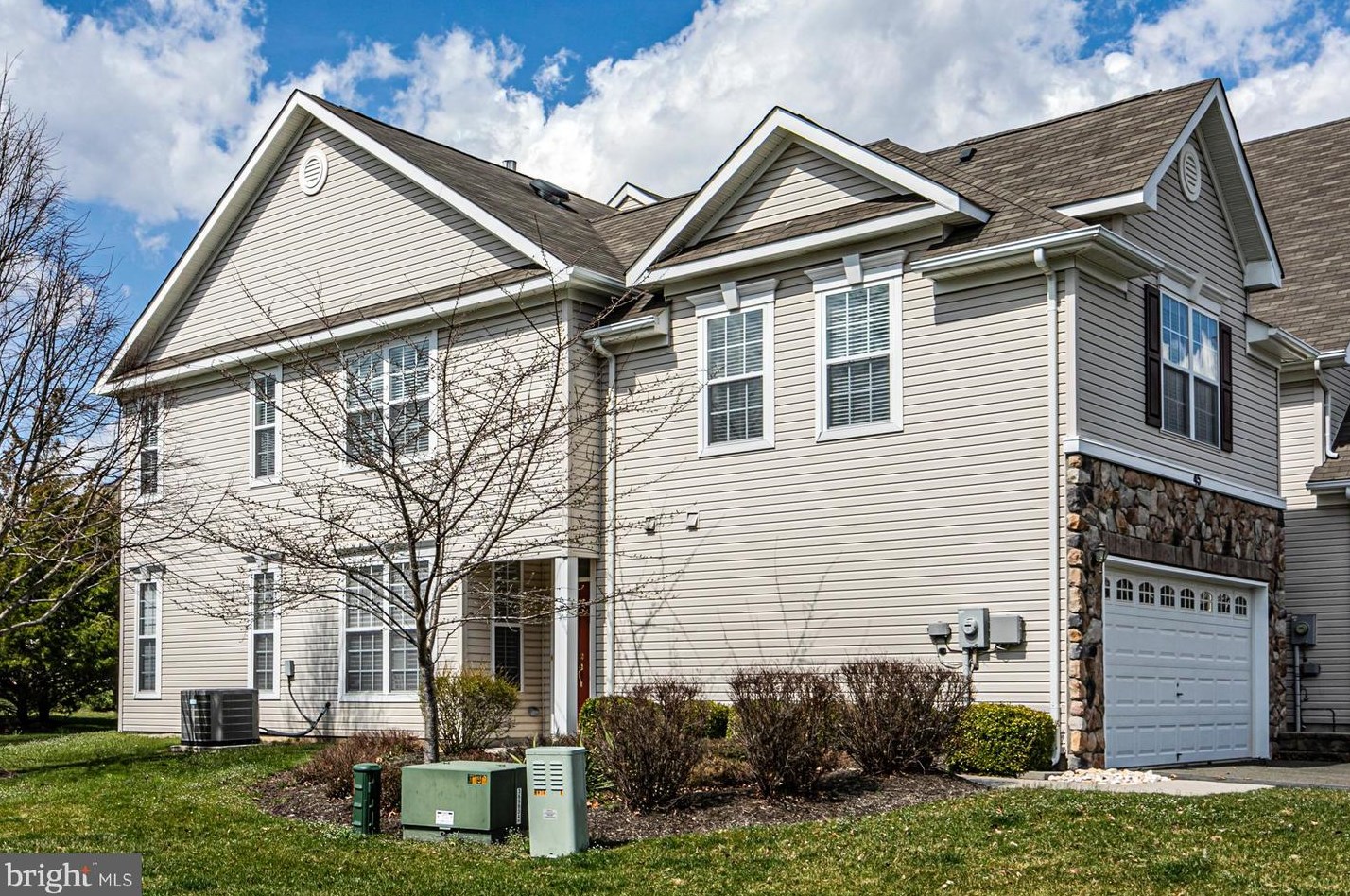 45 Heath Ct, Pennington, NJ 08534-5166