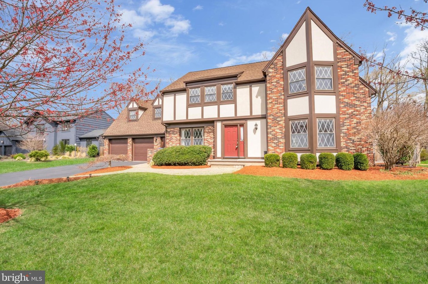 14 Holly Ln, Lawrence Township, NJ 08648