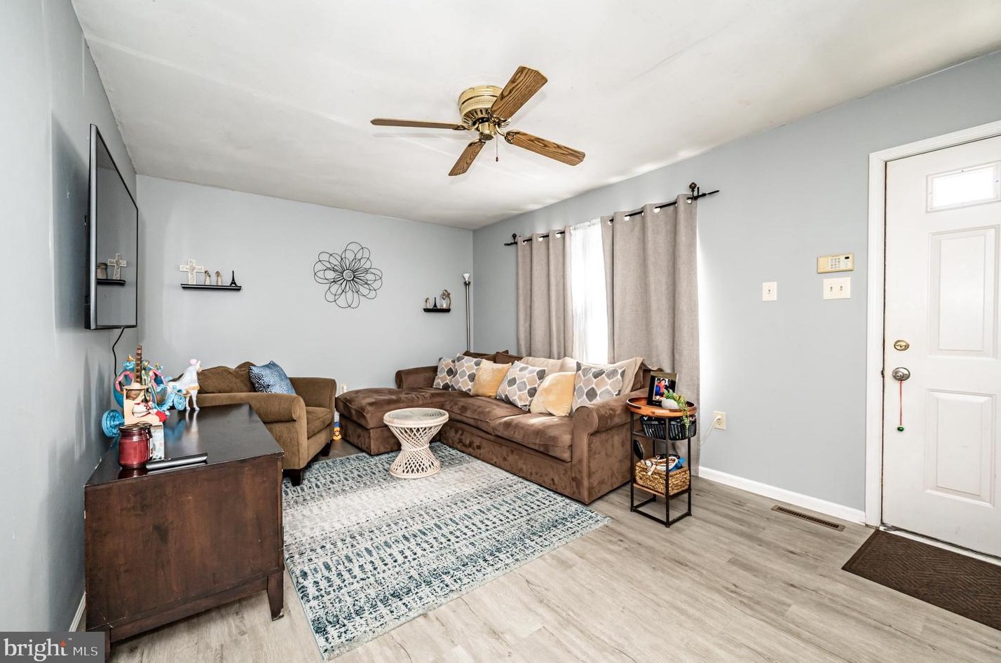 16 Greenfield Ave, Lawrence Township, NJ 08648