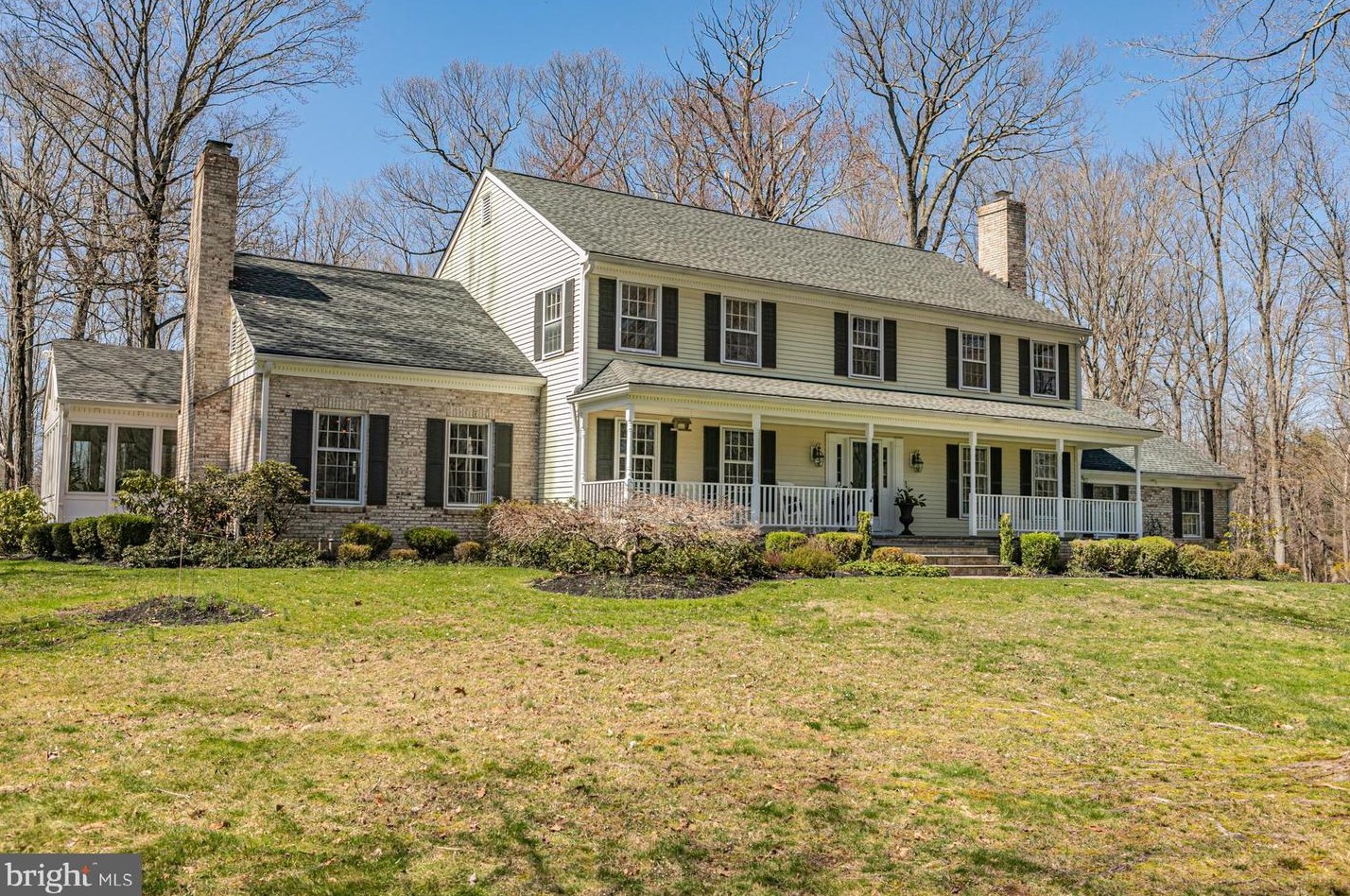 91 Shore Dr, Pennington, NJ 08534-2009