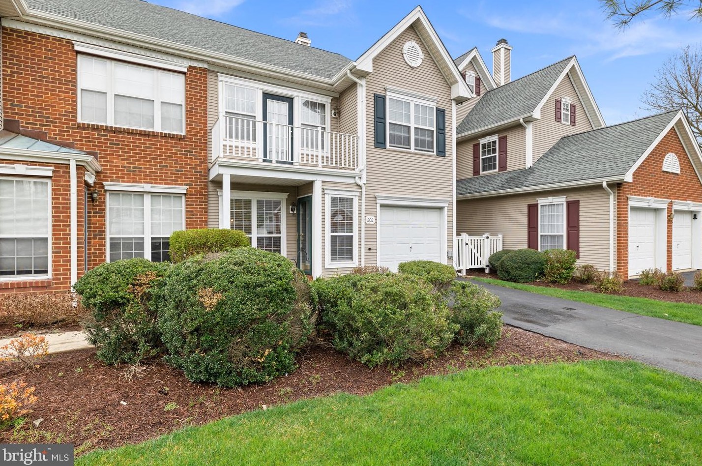 202 Kentshire Ct, Pennington, NJ 08534-1987