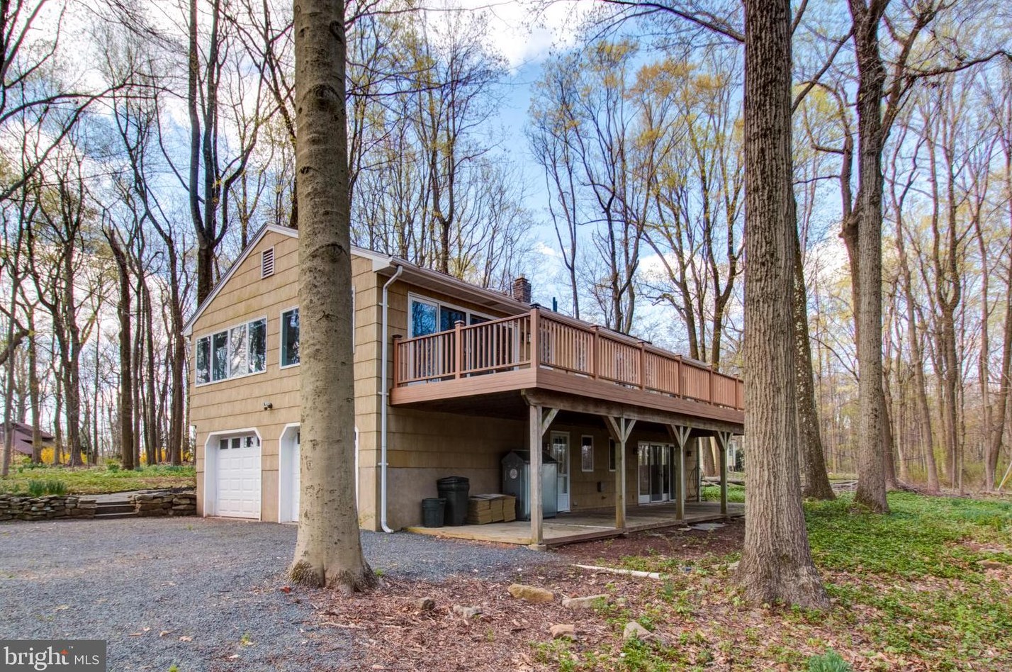137 Reservoir Rd, Hopewell Township, NJ 08525-1309