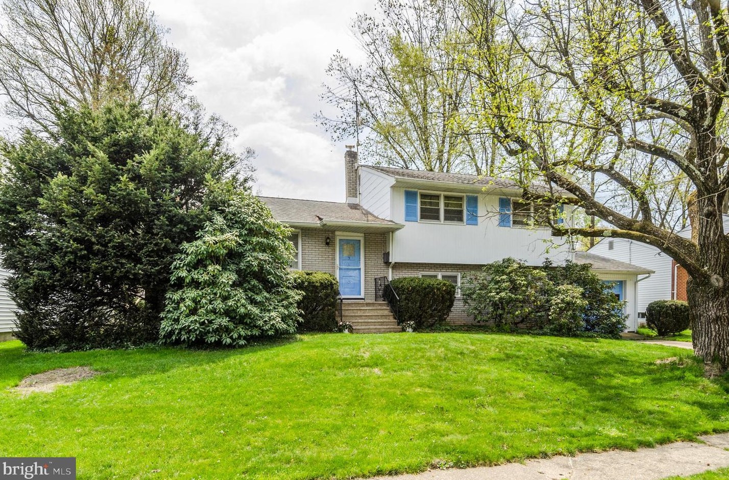 3 Alyce Ct, Lawrence Township, NJ 08648