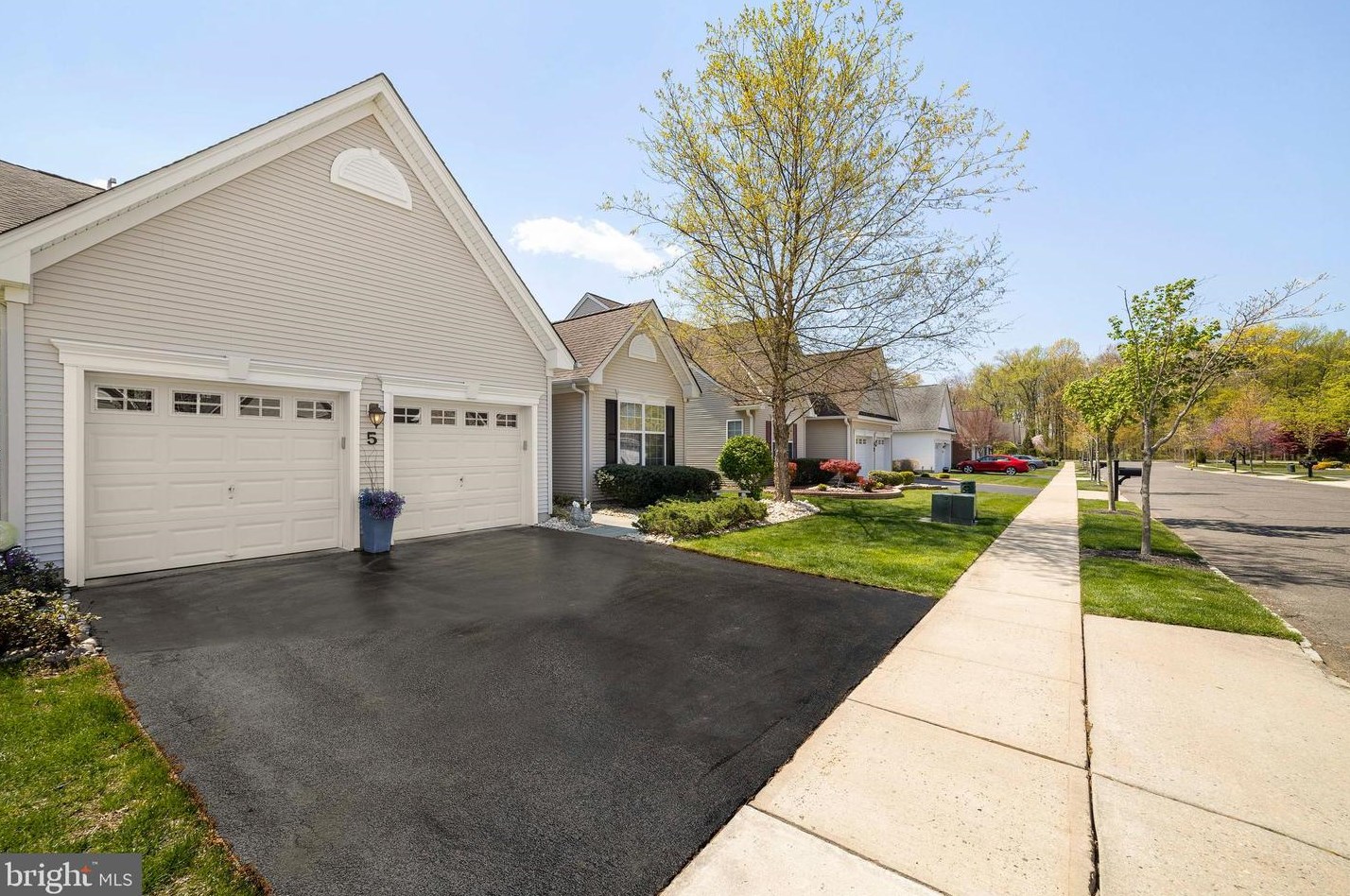 5 Barbados Ct, Trenton, NJ 08691-3763