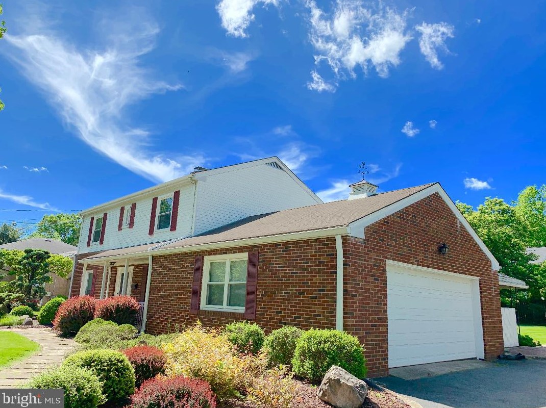 214 Valley Rd, Princeton, NJ 08540