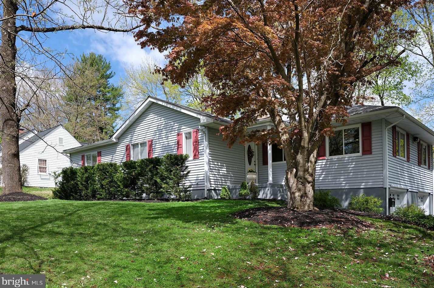 19 Park Ave, Pennington, NJ 08534