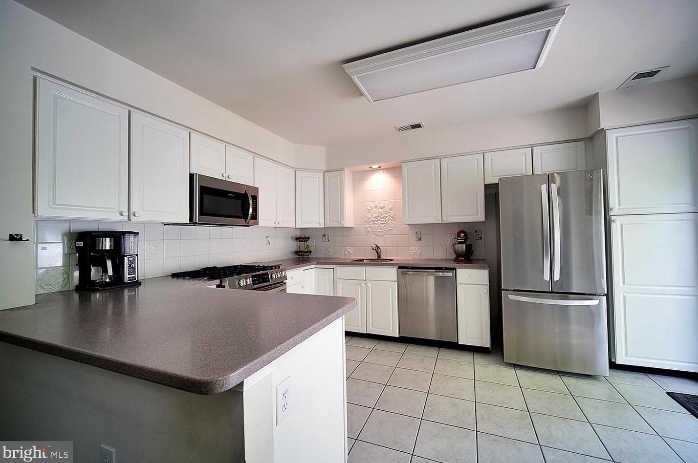 602 Bollen Ct, Pennington, NJ 08534-5242