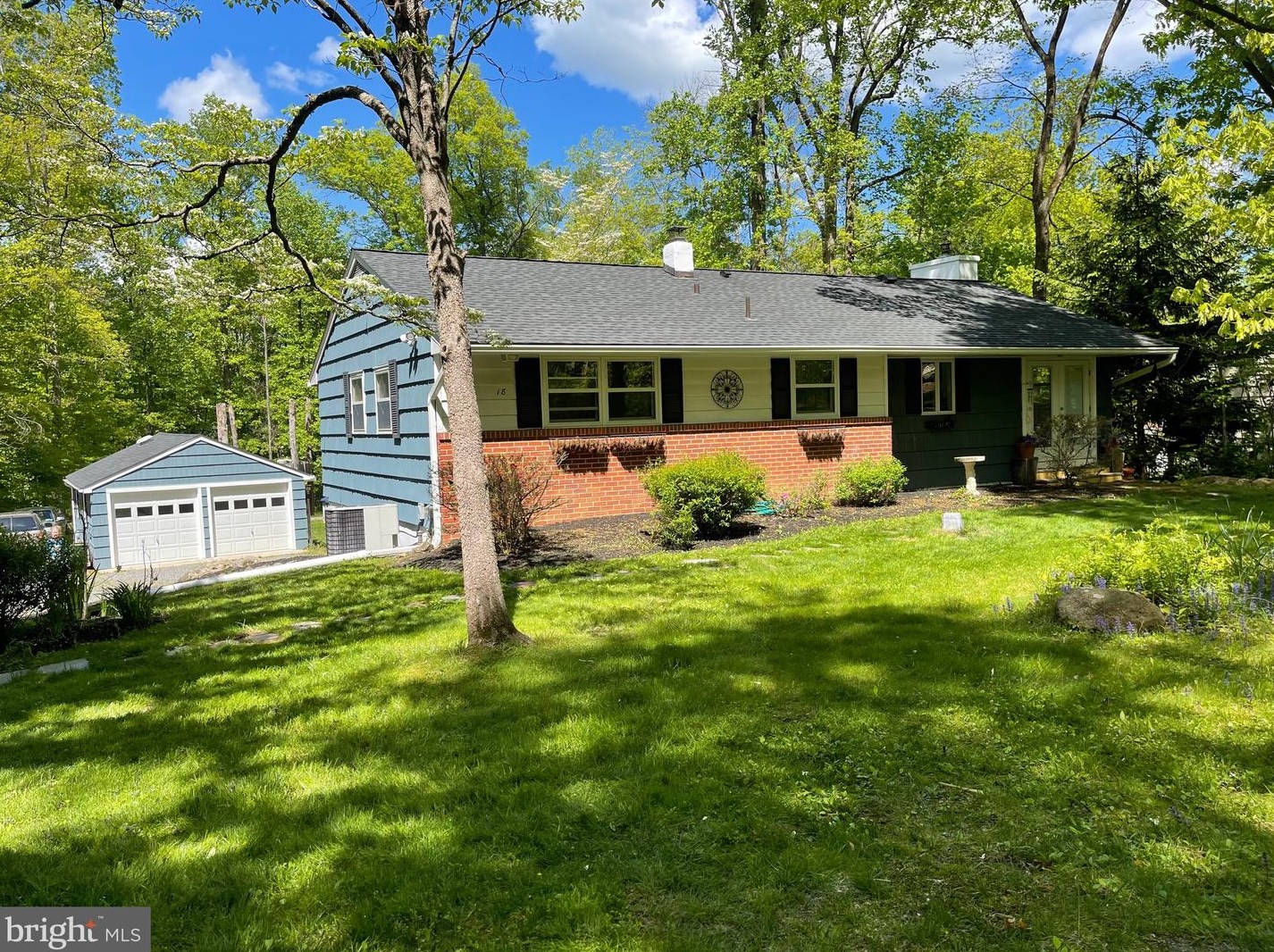 18 Crusher Rd, Hopewell Township, NJ 08525-2202